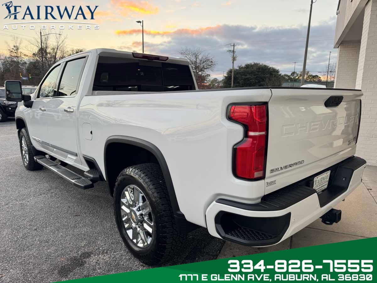 Used 2024 Chevrolet Silverado 2500 High Country w/ High Country Premium Package AWD/4WD image 8