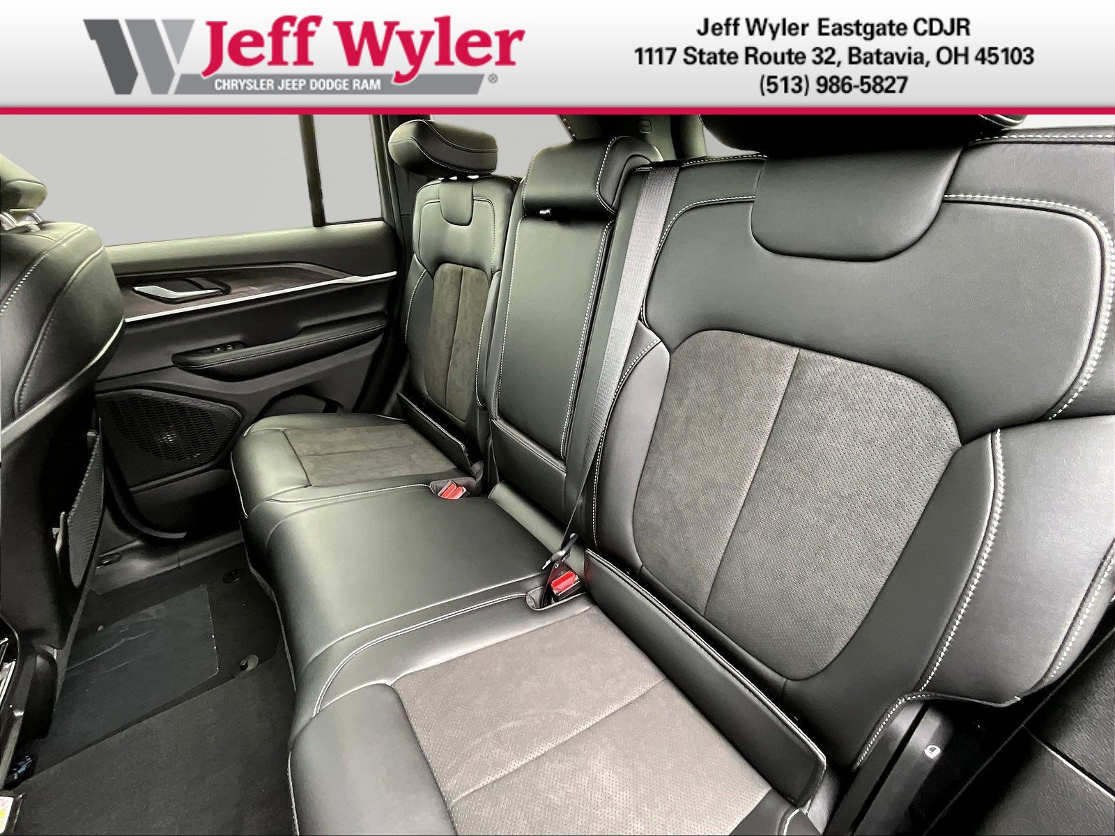 New 2026 Jeep Grand Cherokee Altitude AWD/4WD image 18