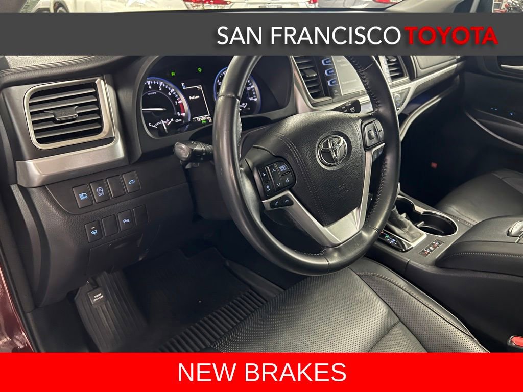 Used 2017 Toyota Highlander Limited AWD/4WD image 13