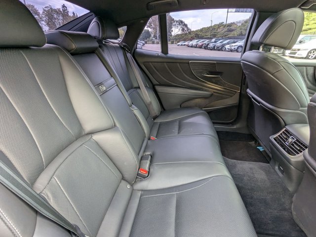 Used 2021 Lexus LS 500 w/ Accessory Package (Z2) image 20