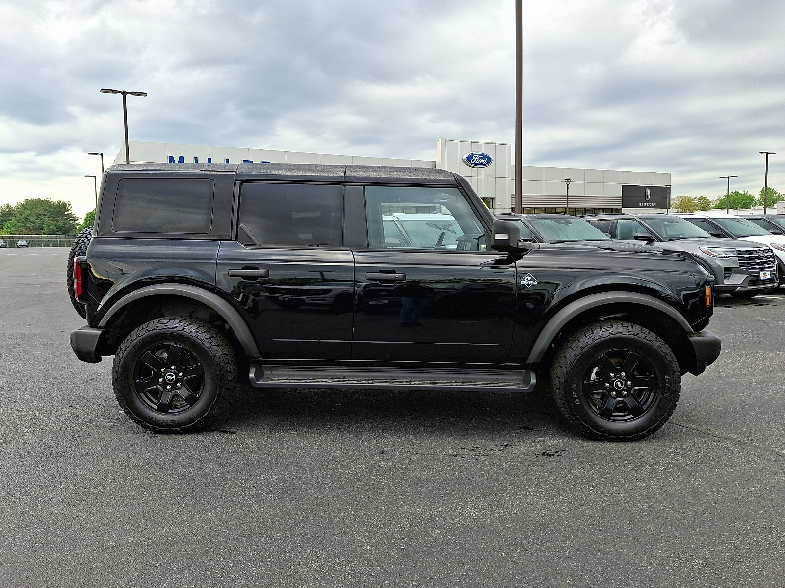 Used 2025 Ford Bronco Outer Banks AWD/4WD image 7
