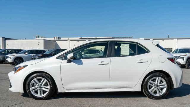 Used 2022 Toyota Corolla SE w/ SE Preferred Package image 9
