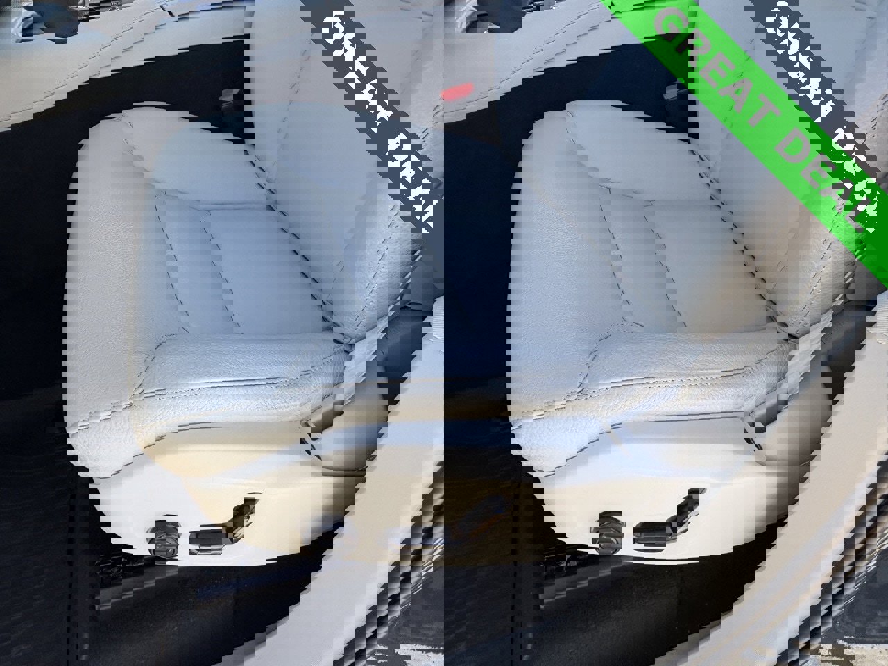 Used 2020 Volvo XC90 T8 Momentum w/ Protection Package Premier image 32