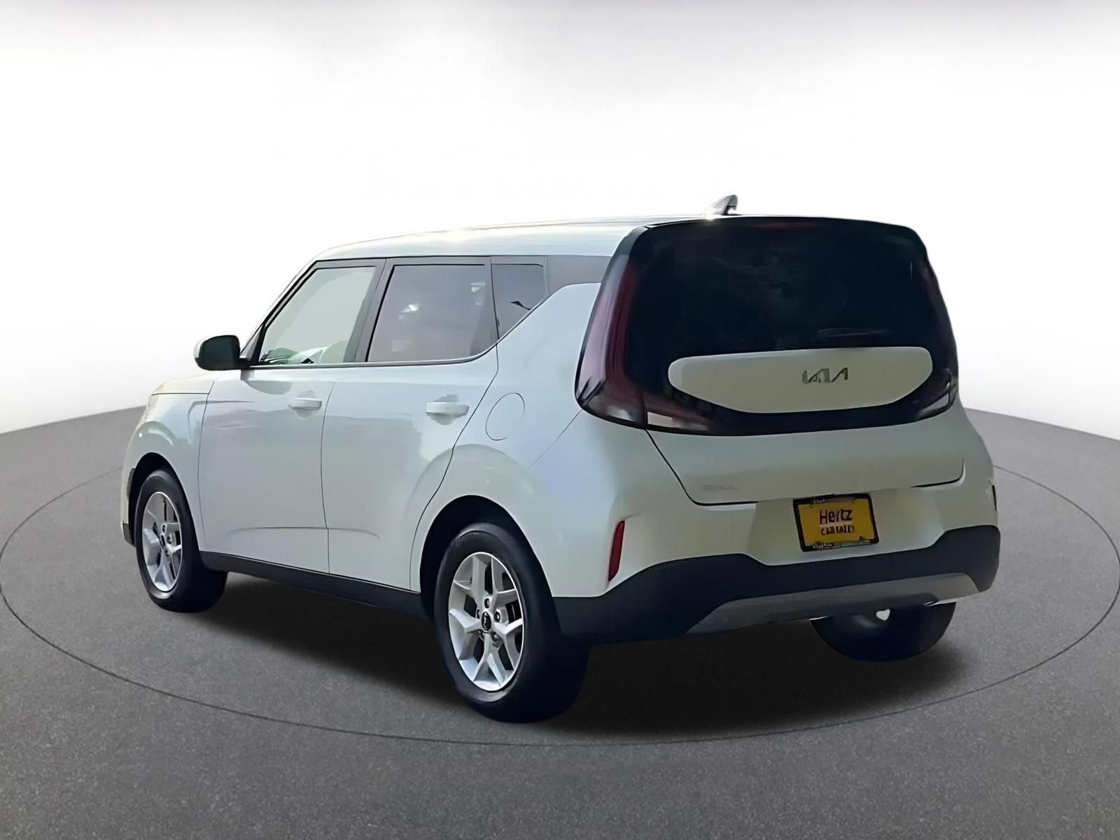 Used 2025 Kia Soul LX w/ LX Technology Package FWD image 15