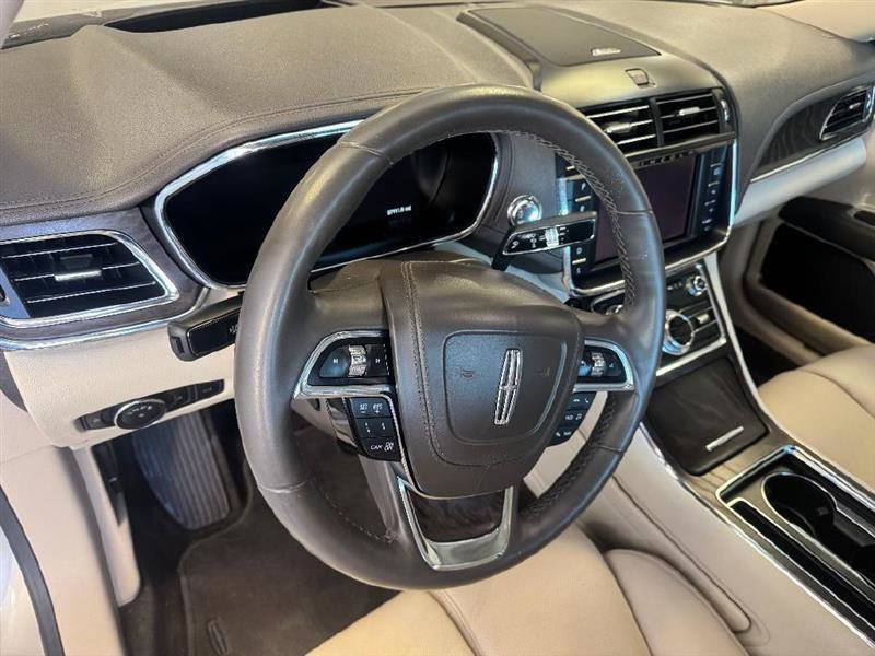 Used 2017 Lincoln Continental Reserve w/ Technology Package FWD image 25