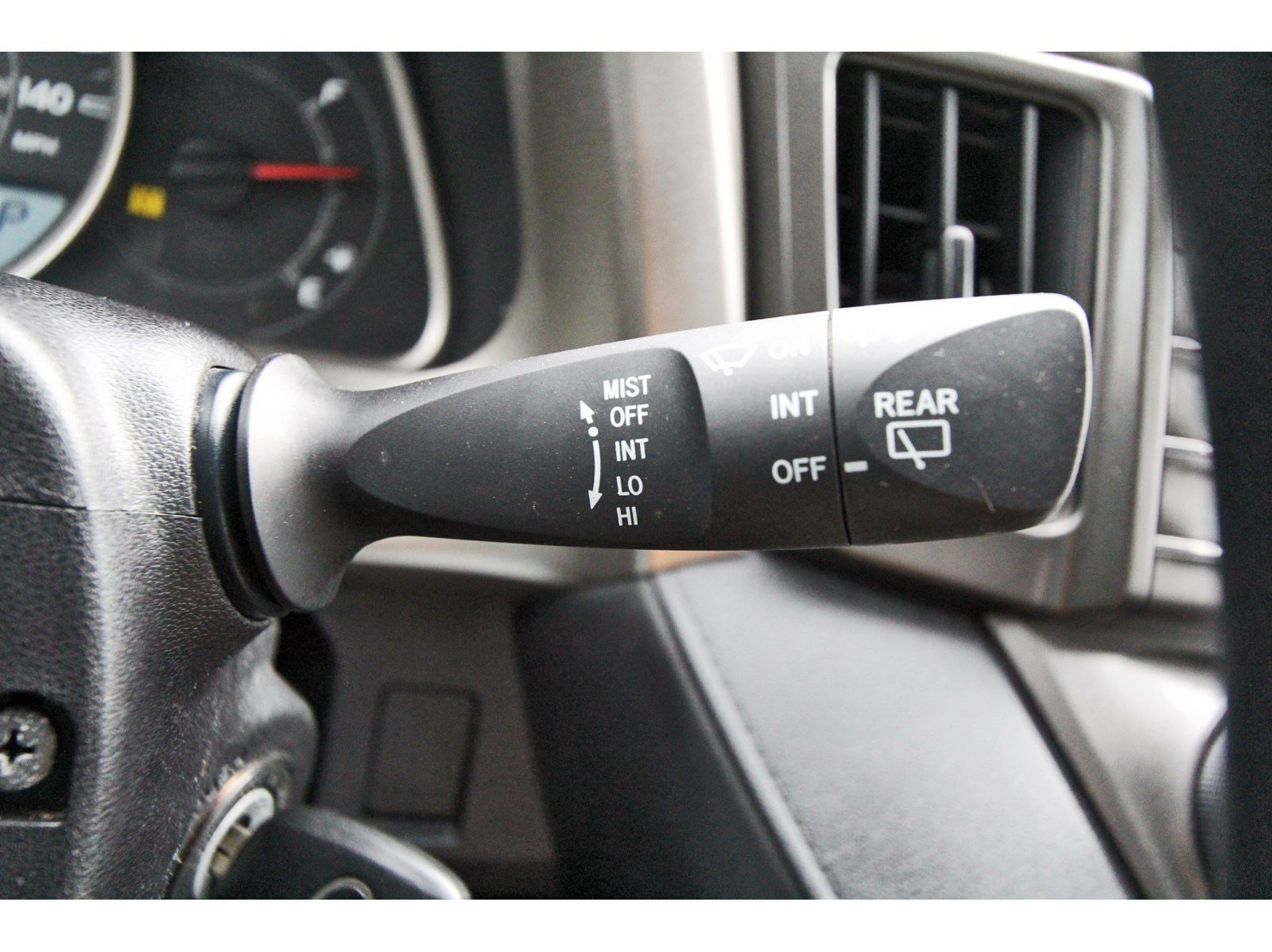 Used 2015 Toyota RAV4 LE FWD image 18