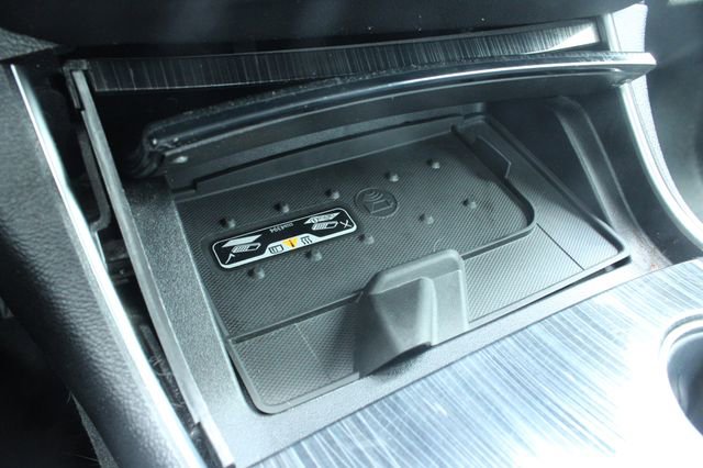 Used 2016 Chevrolet Impala LTZ w/ Enhanced Convenience Package FWD image 20