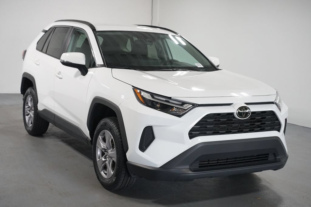 Certified 2025 Toyota RAV4 XLE FWD image 3