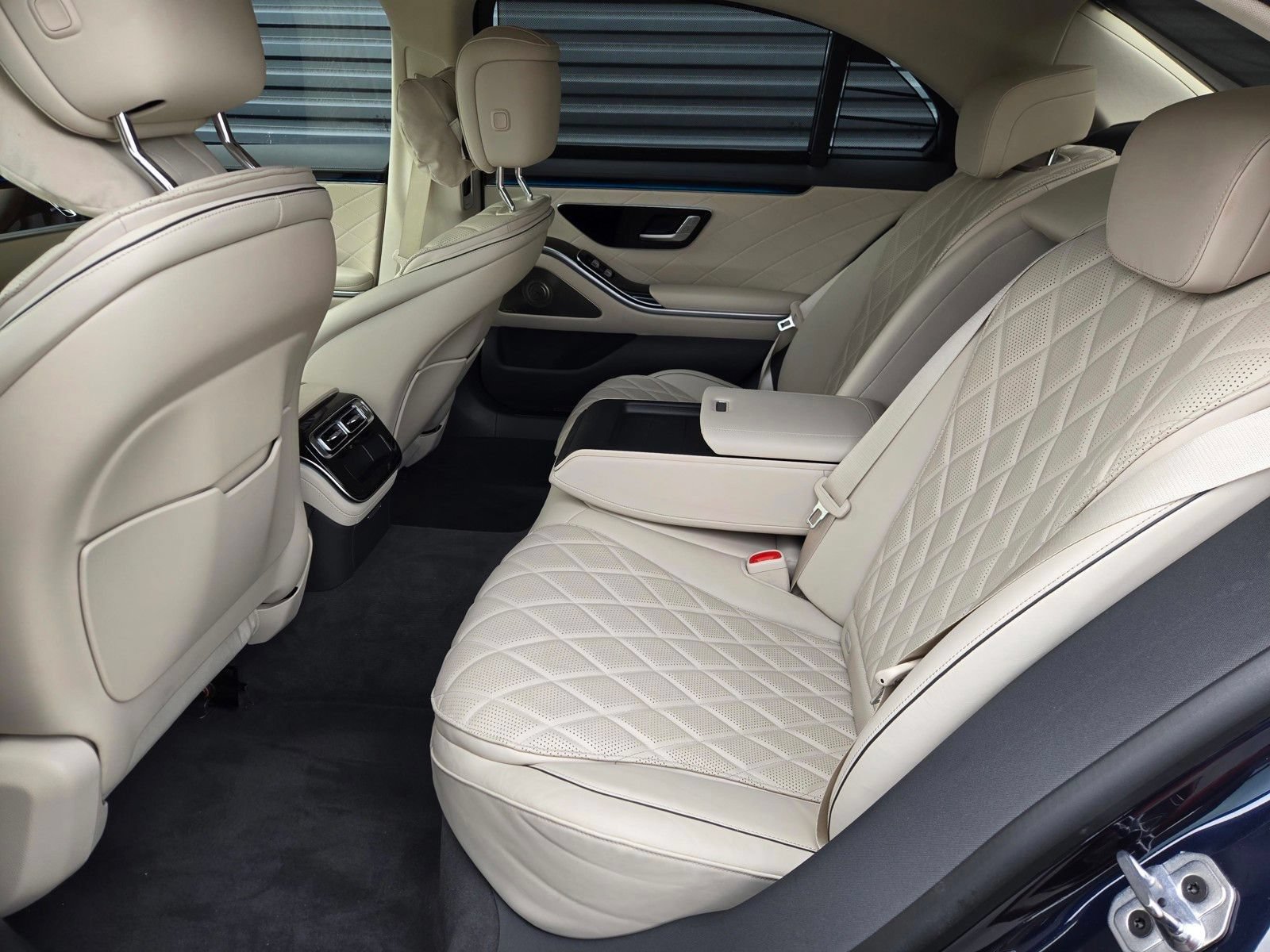 Used 2024 Mercedes-Benz S 580 4MATIC Sedan image 11