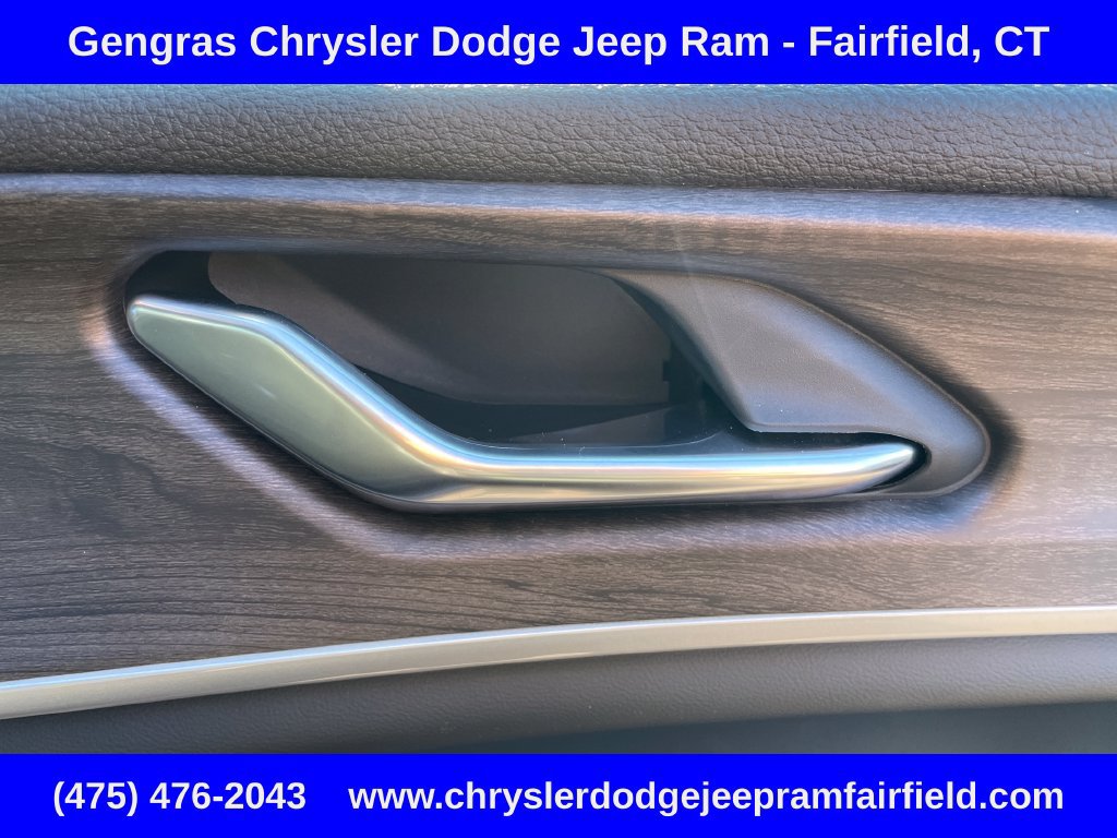 Certified 2026 Jeep Grand Cherokee Limited AWD/4WD image 16
