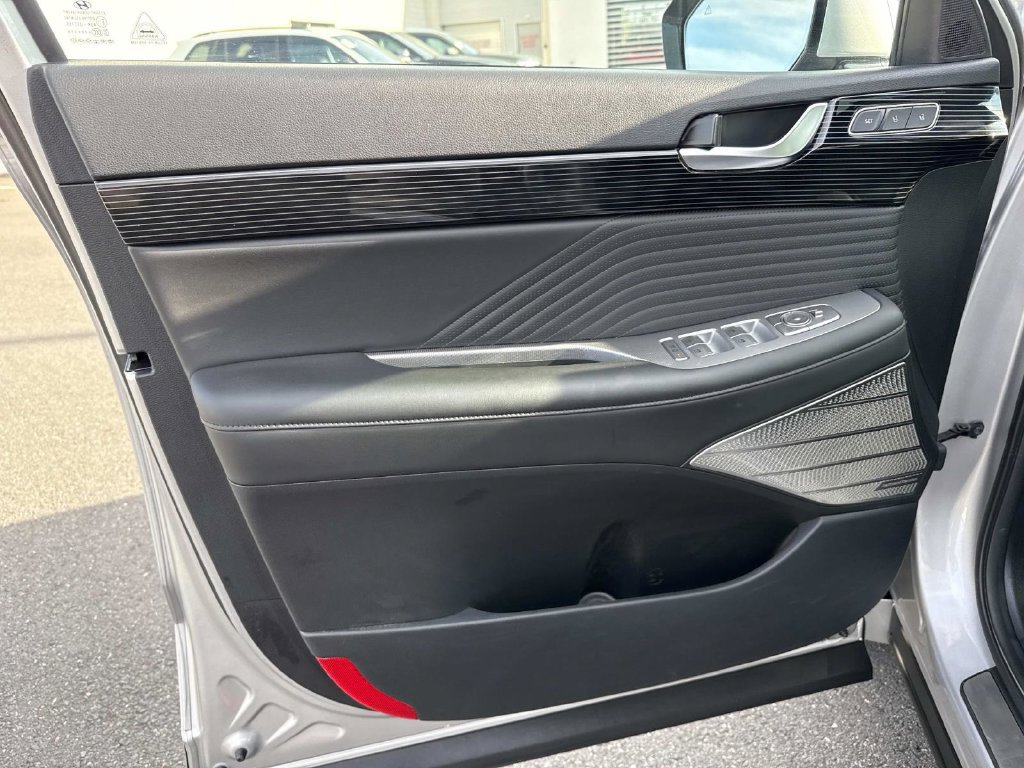 Used 2025 Hyundai Palisade Calligraphy AWD/4WD image 9