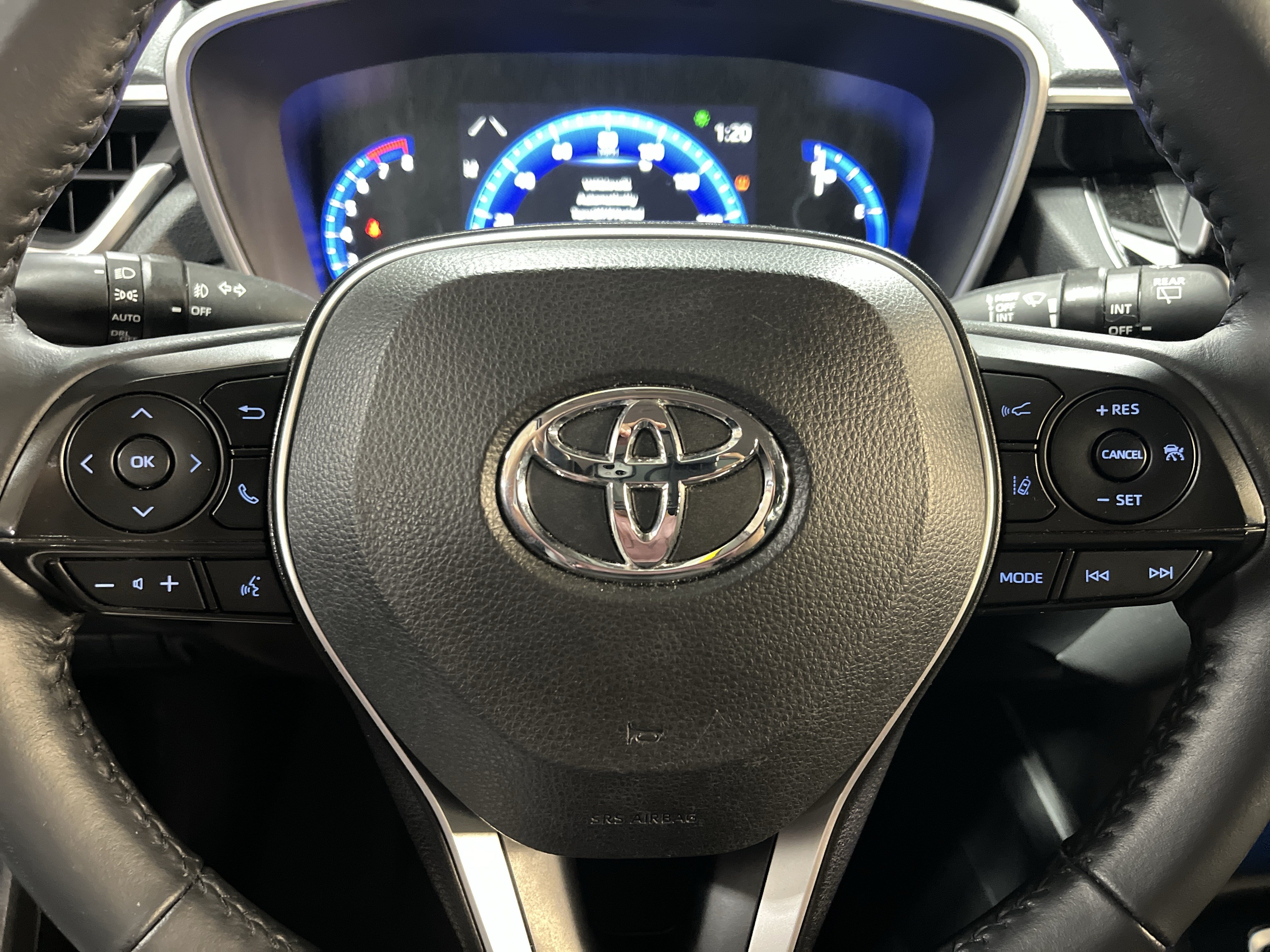 Used 2022 Toyota Corolla Cross XLE AWD/4WD image 7