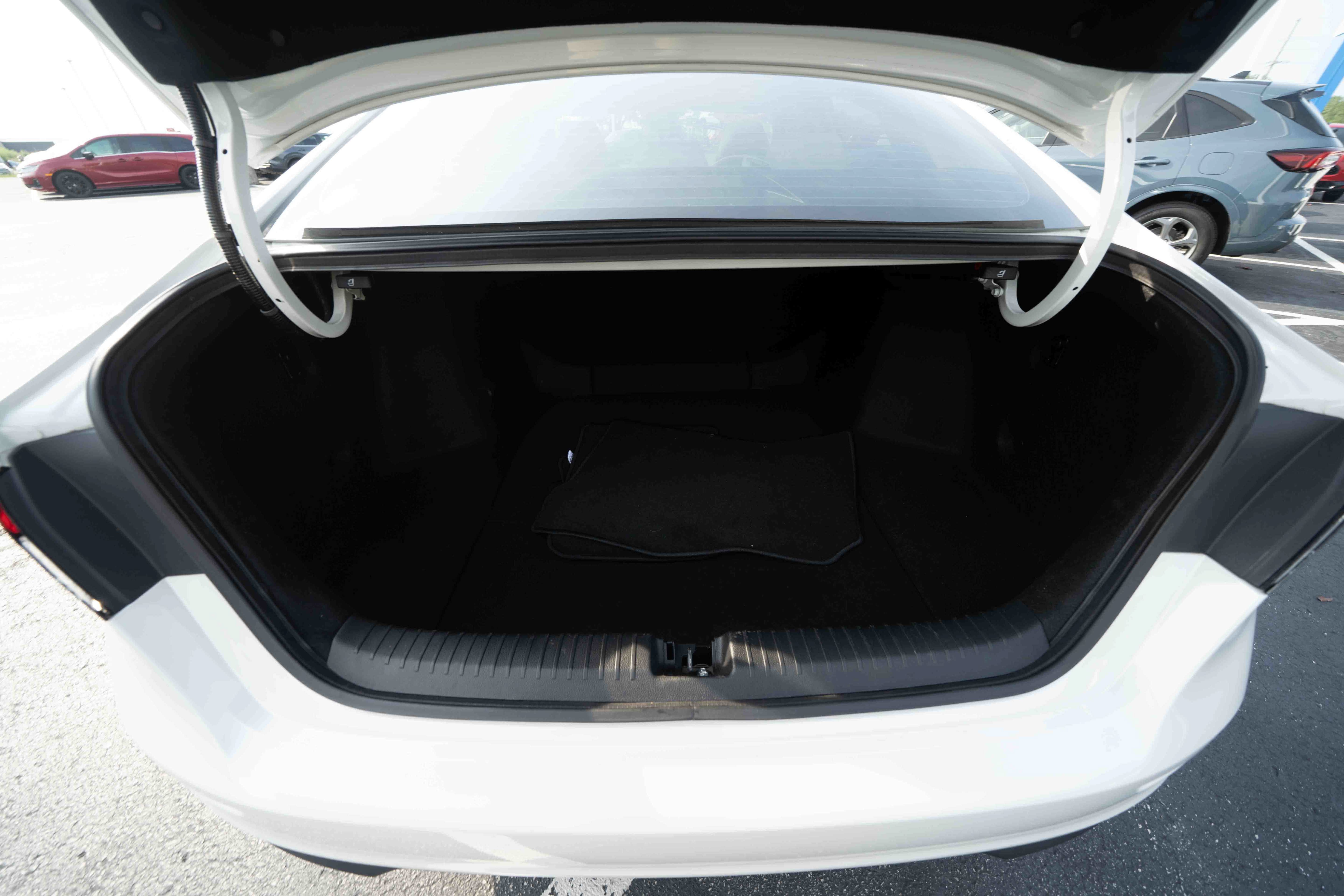 Used 2025 Honda Accord SE image 27