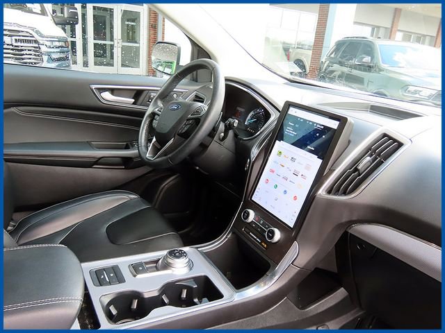 Used 2021 Ford Edge Titanium w/ Class II Trailer Tow Package image 8