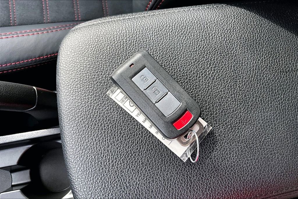 Used 2025 Mitsubishi Outlander Sport AWD image 11