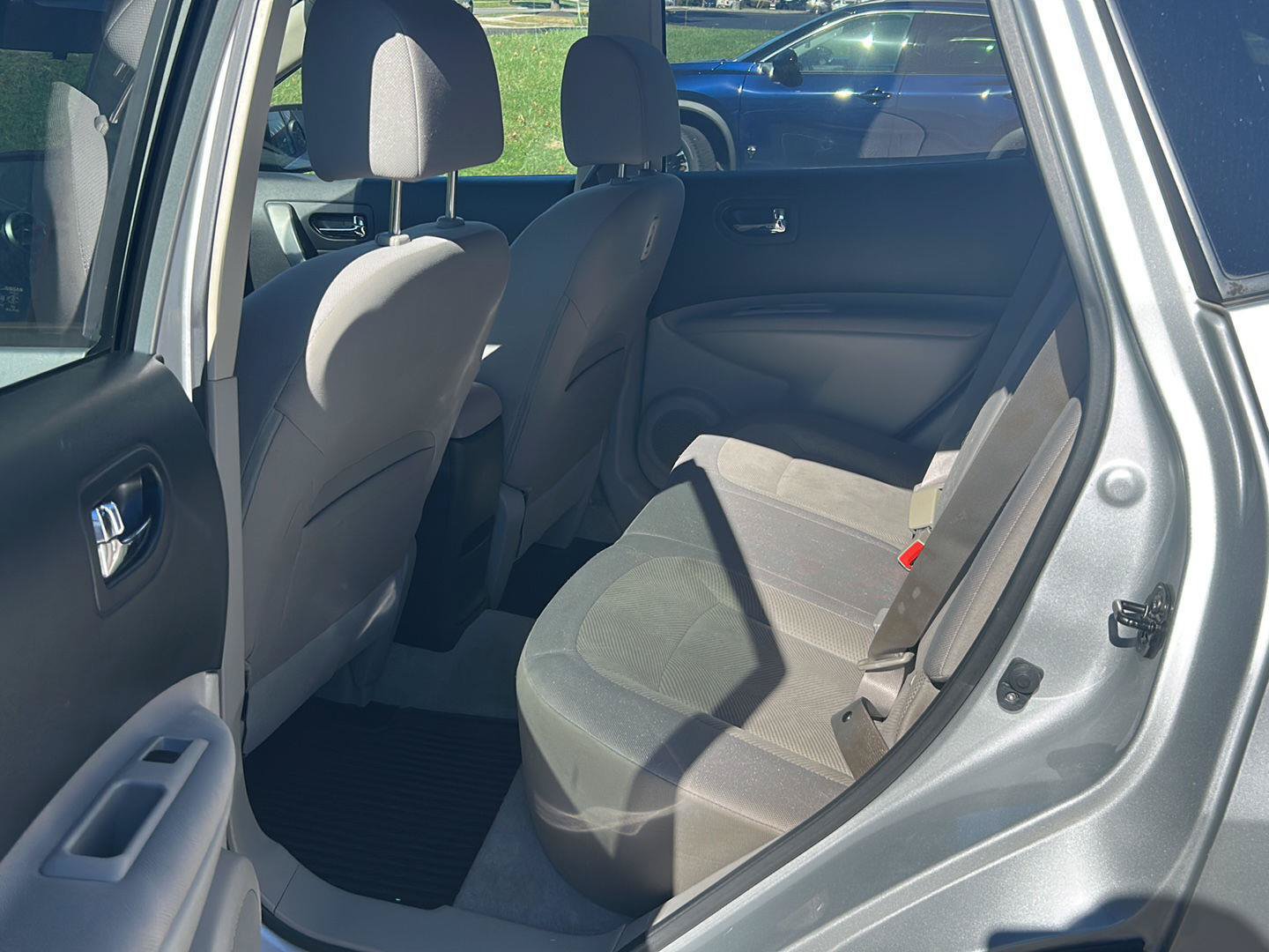 Used 2015 Nissan Rogue S w/ Convenience Package FWD image 9
