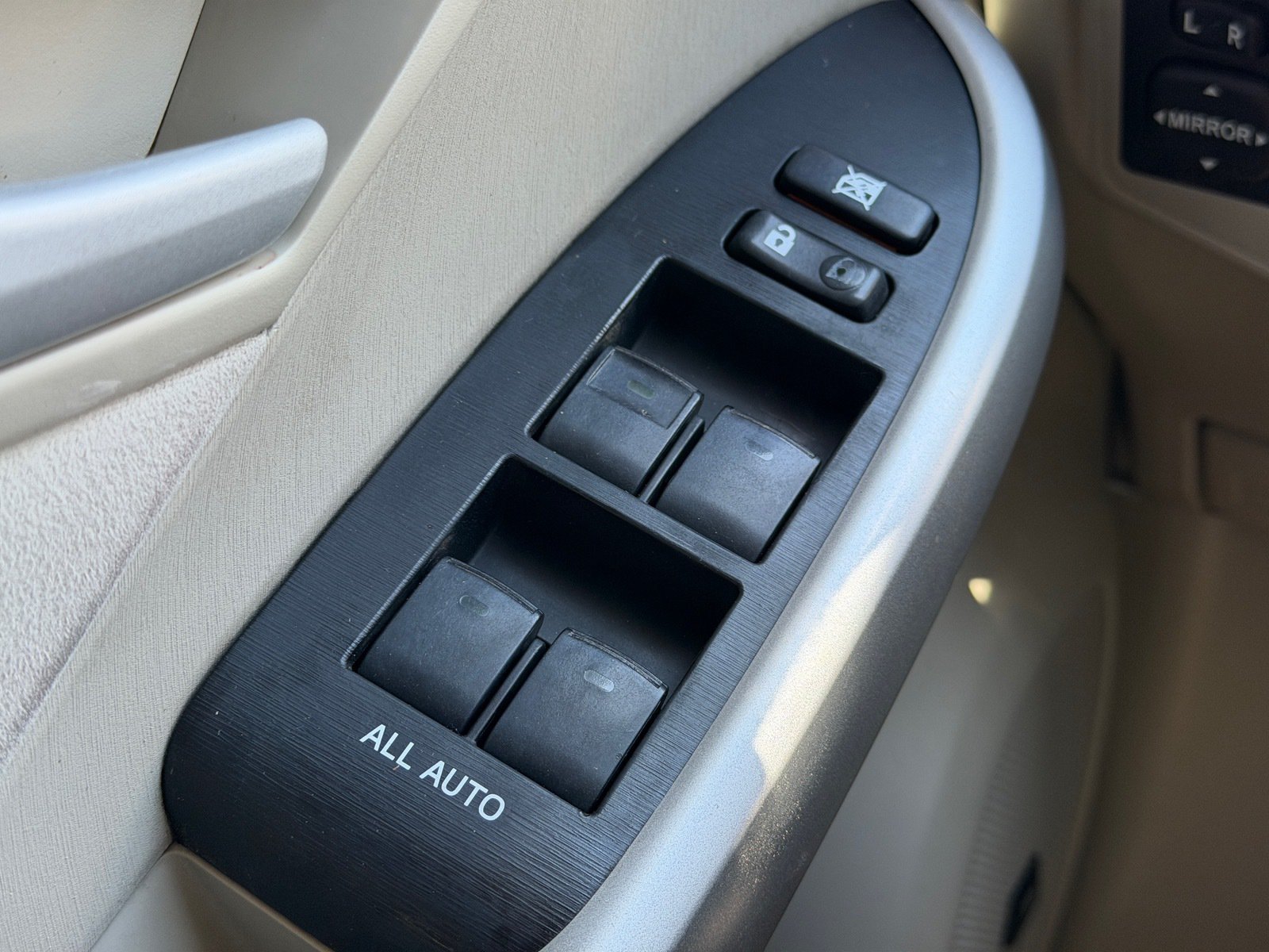 Used 2010 Toyota Prius Five FWD image 27