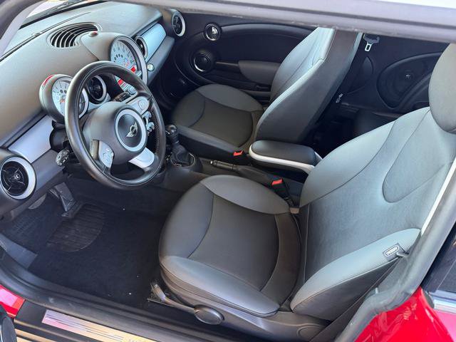 Used 2010 MINI Cooper Hardtop FWD image 6