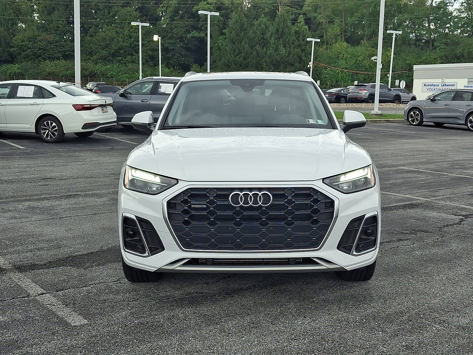 Used 2023 Audi Q5 2.0T Premium w/ Convenience Package AWD/4WD image 2