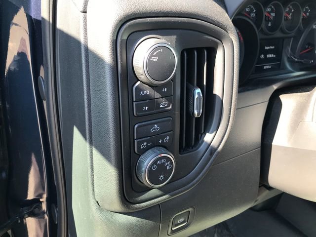 Used 2020 Chevrolet Silverado 1500 Custom w/ Custom Value Package image 8