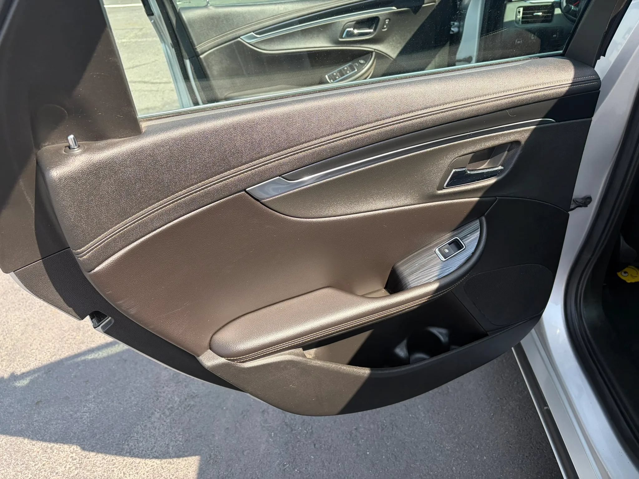 Used 2019 Chevrolet Impala LT FWD image 21