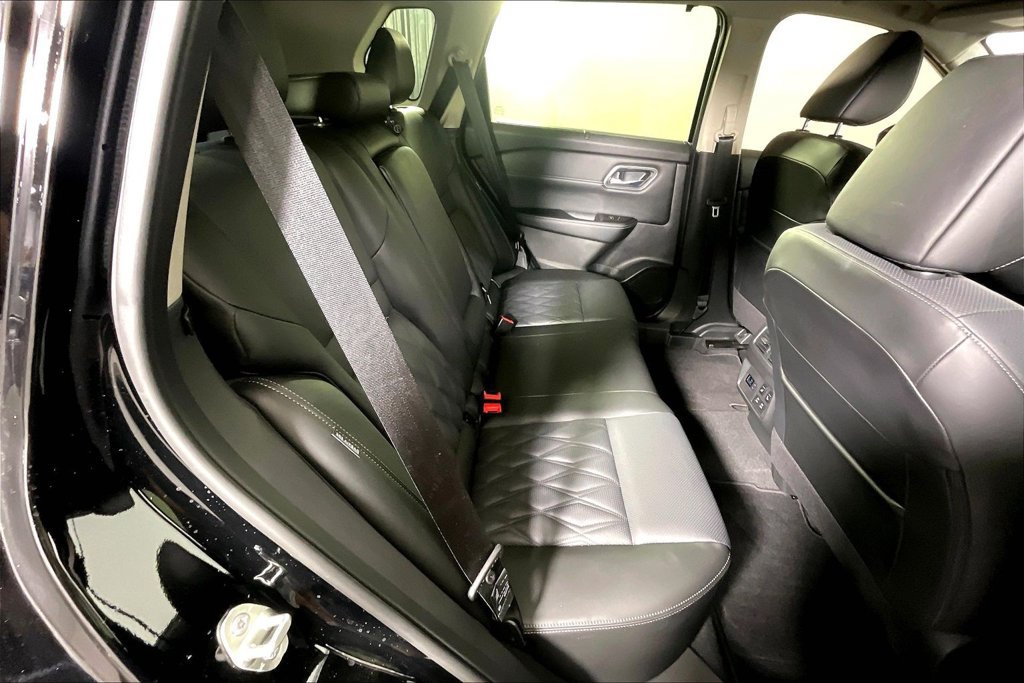 Used 2026 Nissan Rogue Platinum w/ Platinum Premium Package AWD/4WD image 35