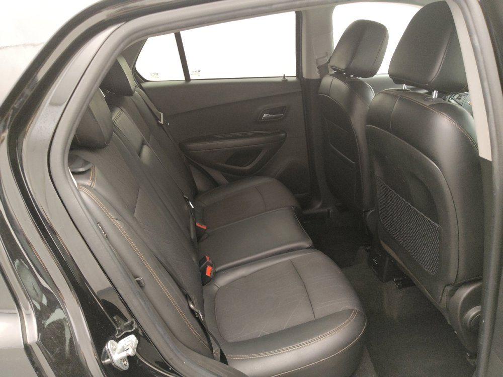 Used 2020 Chevrolet Trax LT w/ LT Convenience Package FWD image 19