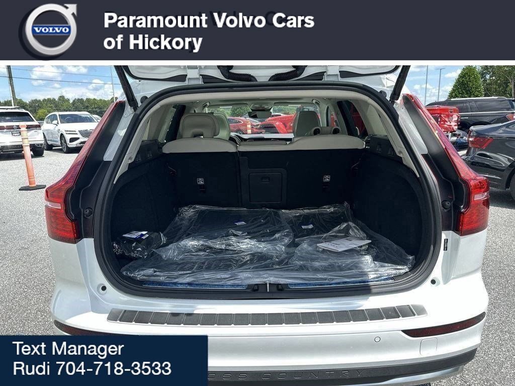 New 2026 Volvo V60 B5 Cross Country Plus w/ Protection Package Premier image 30