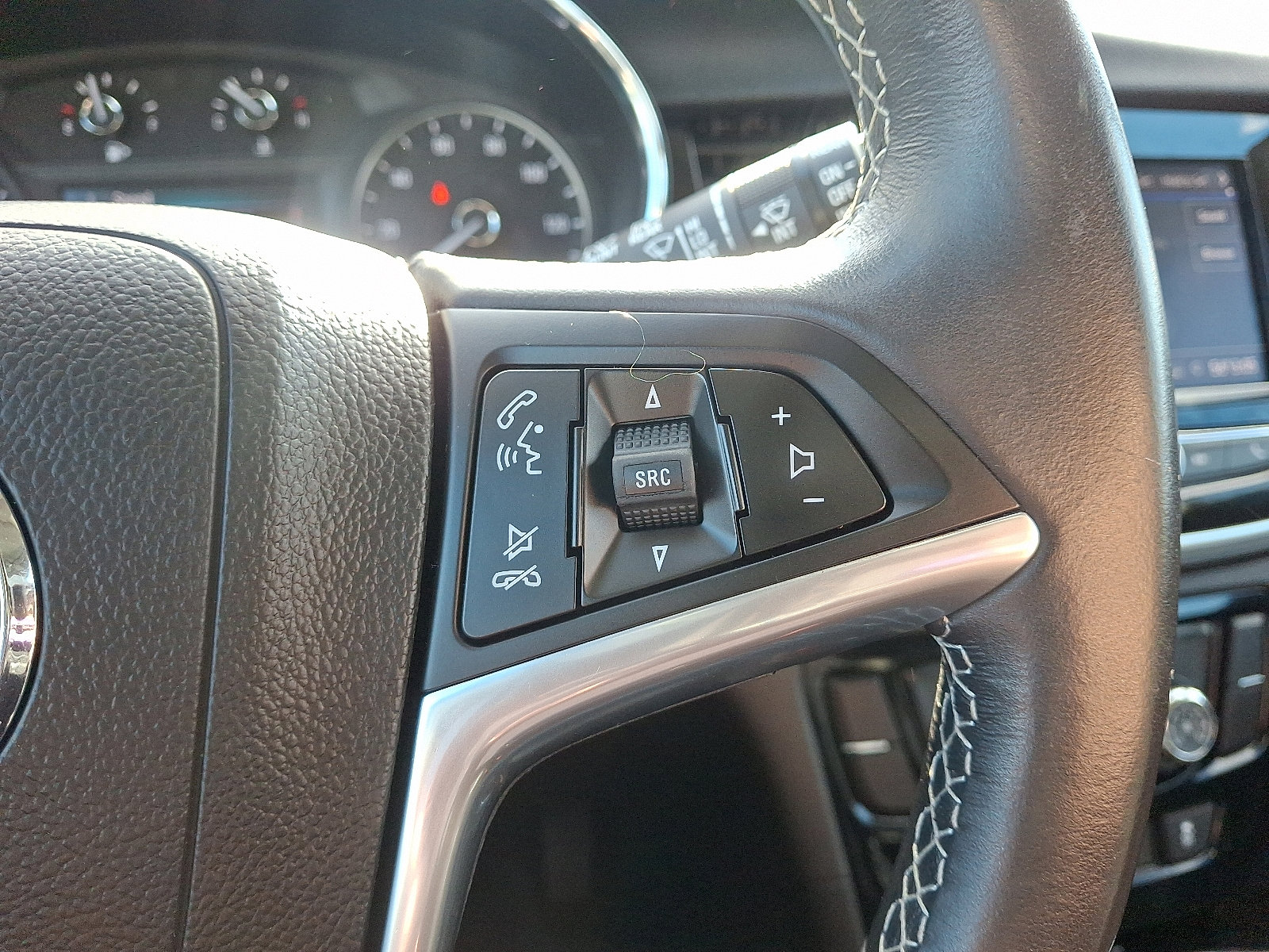 Certified 2022 Buick Encore Preferred image 20