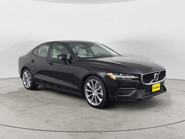 Used 2019 Volvo S60 T5 Momentum FWD image 3