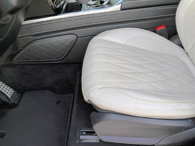 Used 2020 Mercedes-Benz G 550 image 31
