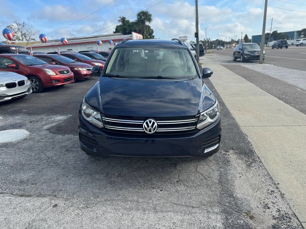 Used 2016 Volkswagen Tiguan S image 3