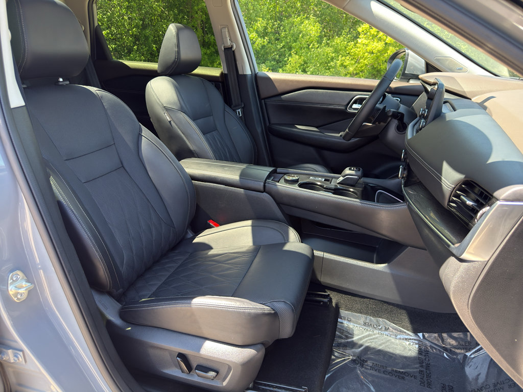 Used 2023 Nissan Rogue Platinum w/ Platinum Premium Package AWD/4WD image 26