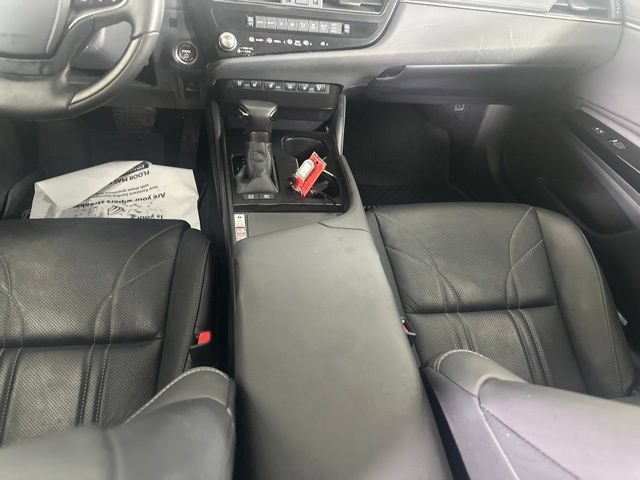 Used 2023 Lexus ES 300h Ultra Luxury FWD image 28