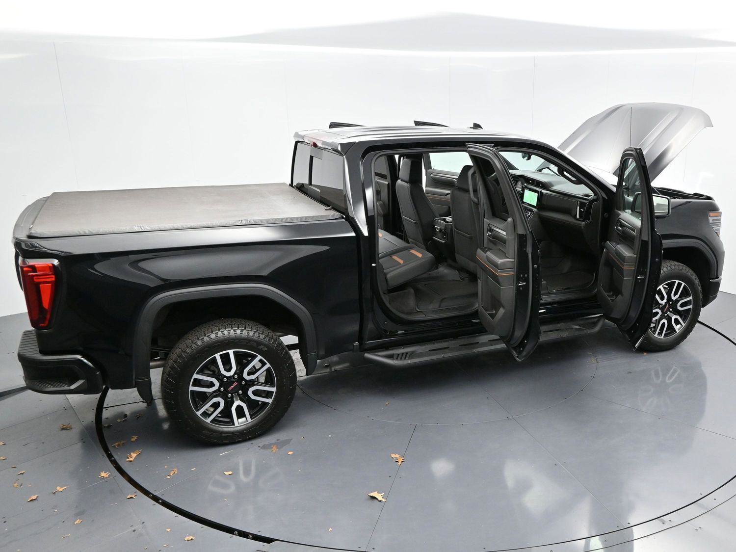 Used 2024 GMC Sierra 1500 AT4 w/ Technology Package image 41