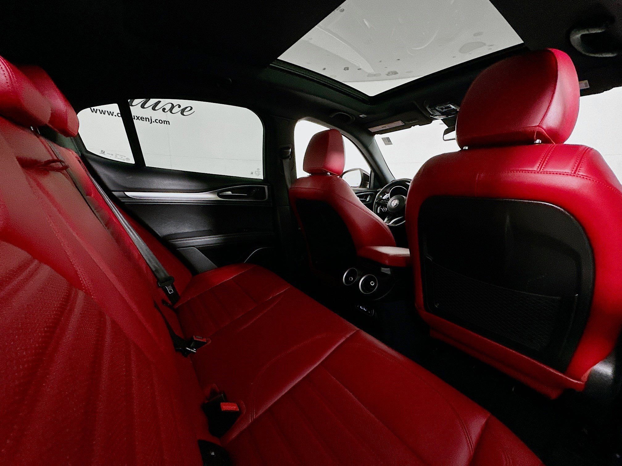 Used 2022 Alfa Romeo Stelvio Veloce image 24