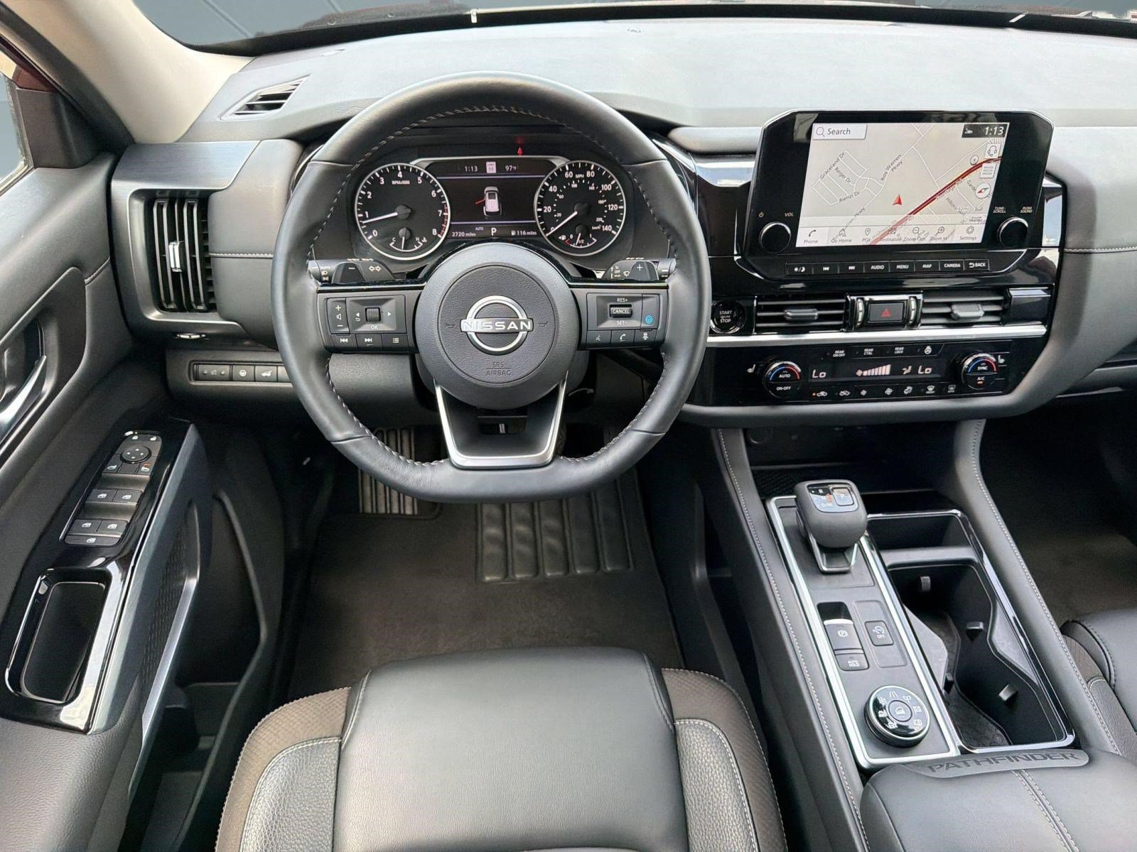Used 2025 Nissan Pathfinder SL AWD/4WD image 28