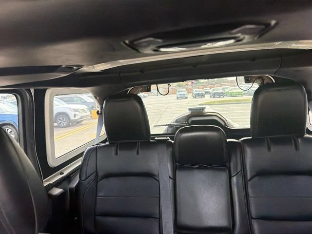 Used 2022 Jeep Wrangler Unlimited Sahara w/ Cold Weather Group AWD/4WD image 17