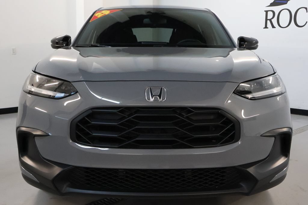 Used 2025 Honda HR-V Sport image 2