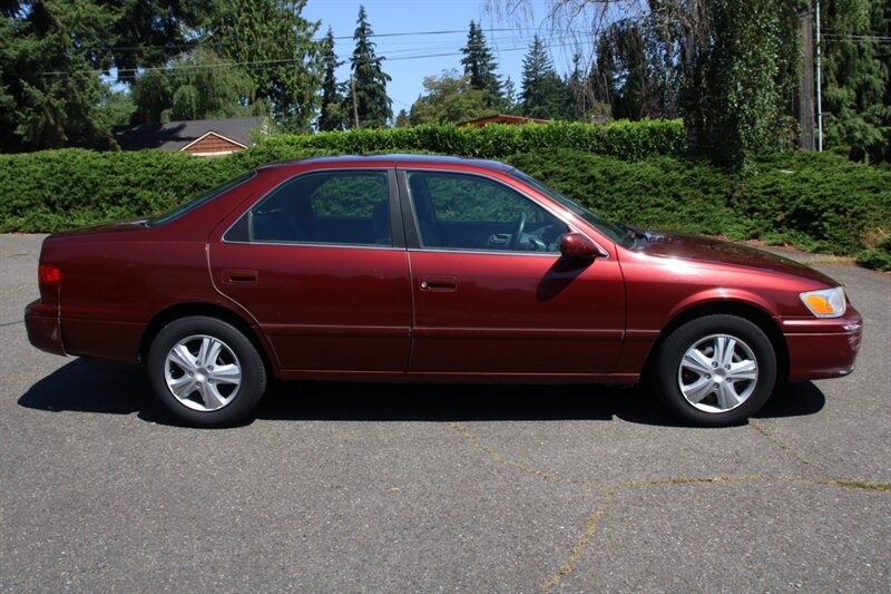 Used 2000 Toyota Camry LE FWD image 11