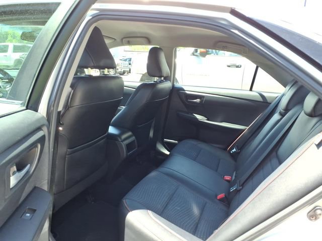 Used 2015 Toyota Camry SE FWD image 18