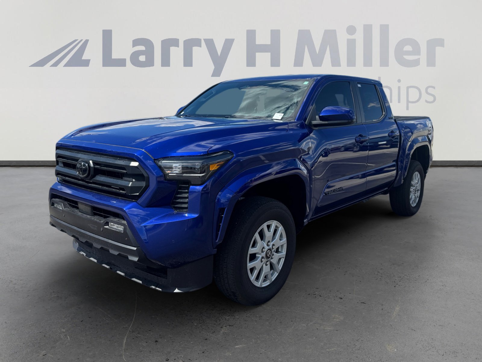 Certified 2025 Toyota Tacoma SR5 image 1