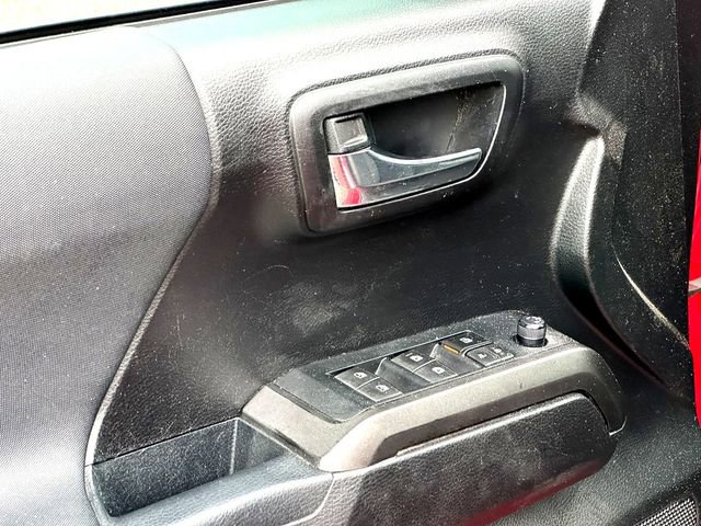 Used 2019 Toyota Tacoma TRD Off-Road image 11