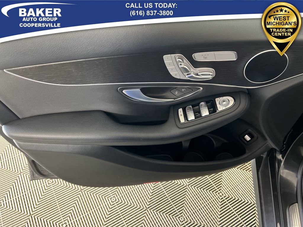 Used 2021 Mercedes-Benz GLC 300 4MATIC image 21