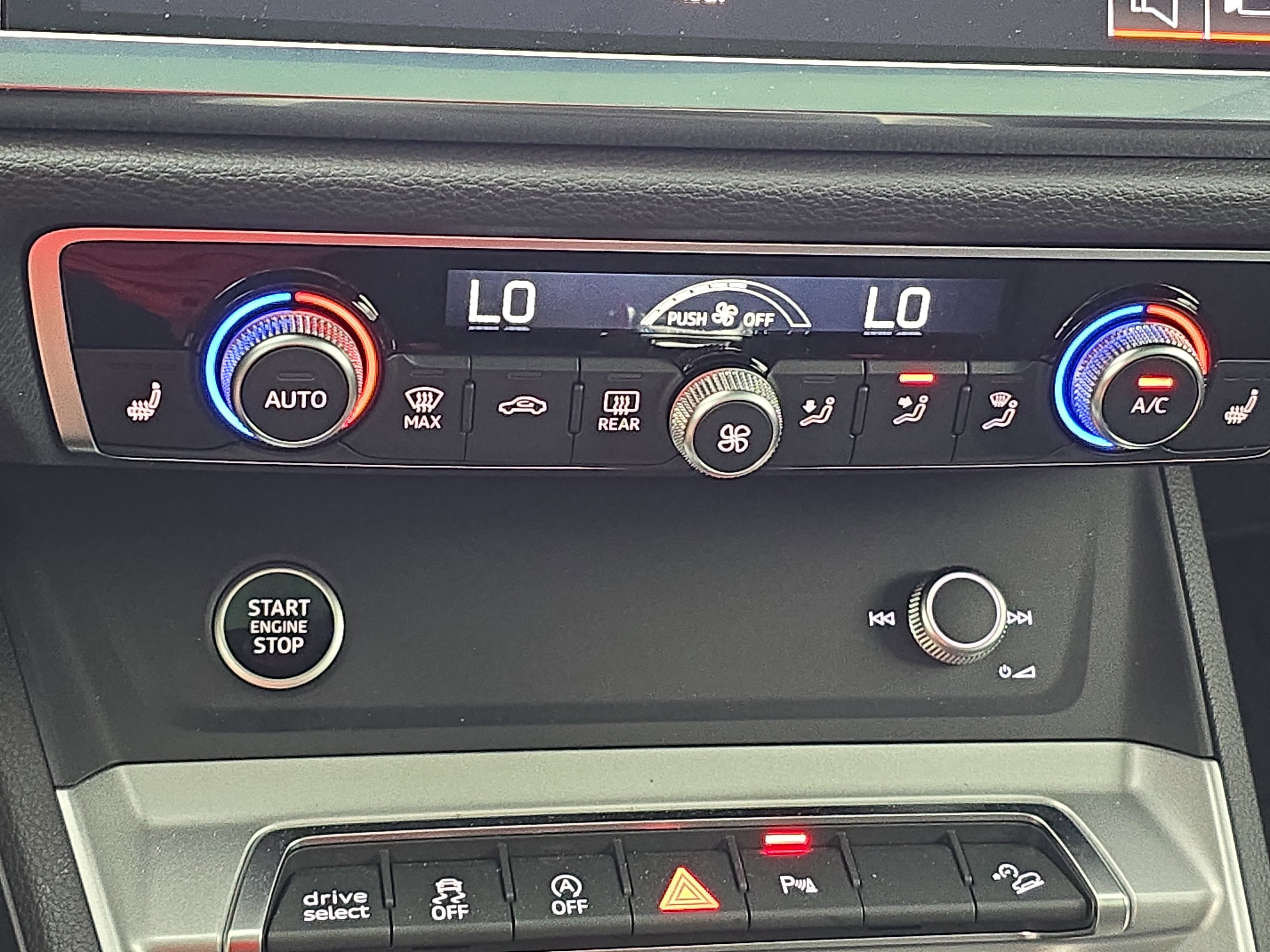 Used 2025 Audi Q3 2.0T Premium w/ Convenience Package image 24