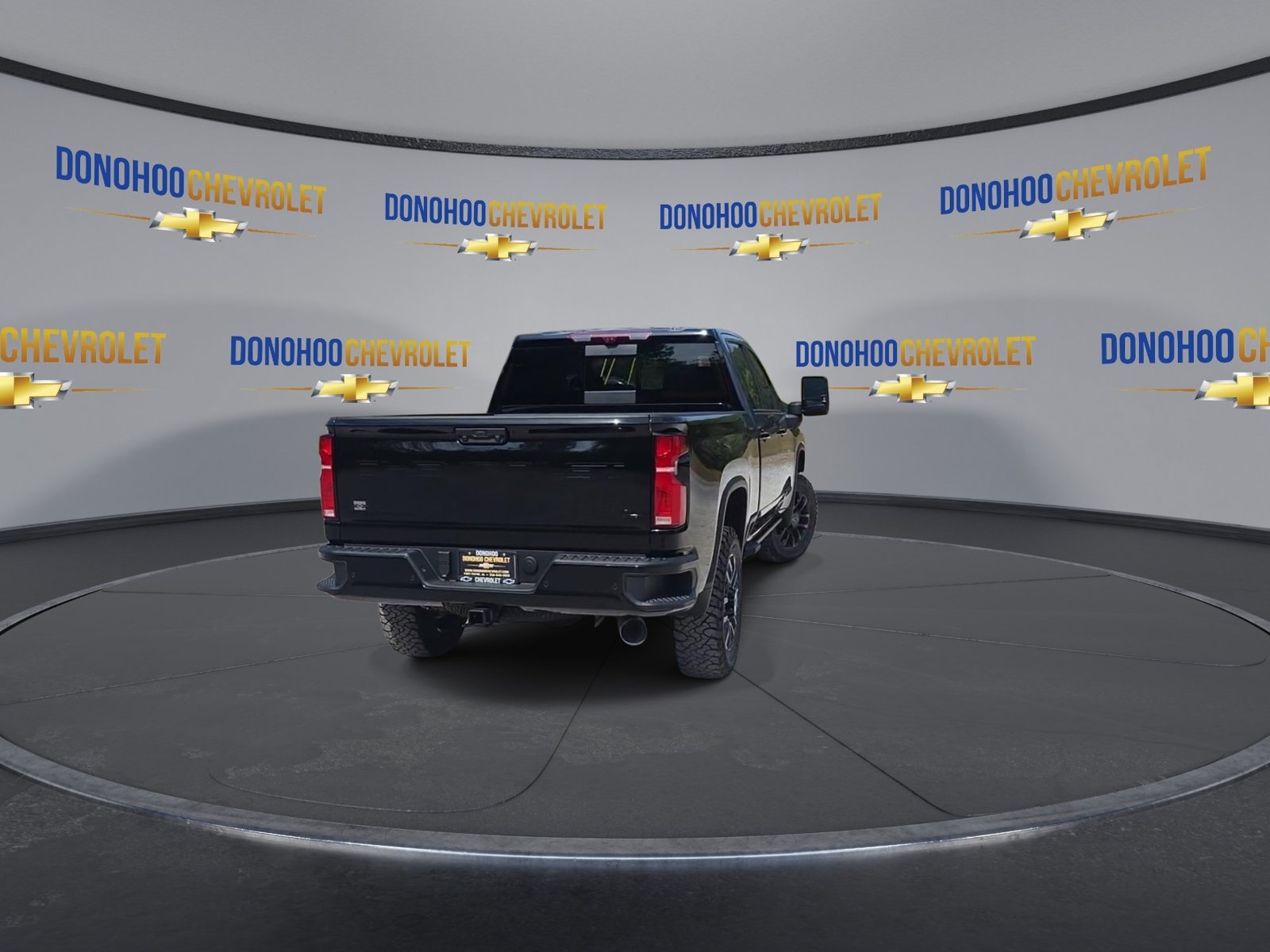New 2026 Chevrolet Silverado 2500 High Country w/ High Country Premium Package AWD/4WD image 3