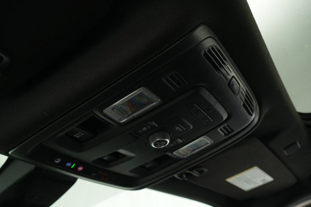 Used 2021 GMC Yukon Denali w/ Denali Premium Package AWD/4WD image 42