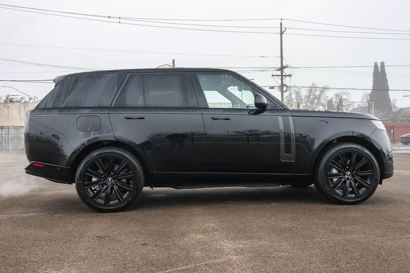 New 2025 Land Rover Range Rover SE image 4