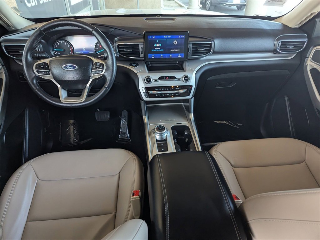 Used 2024 Ford Explorer XLT w/ Equipment Group 202A image 25