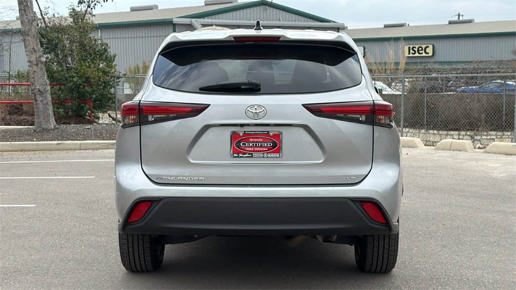 Used 2024 Toyota Highlander LE image 7